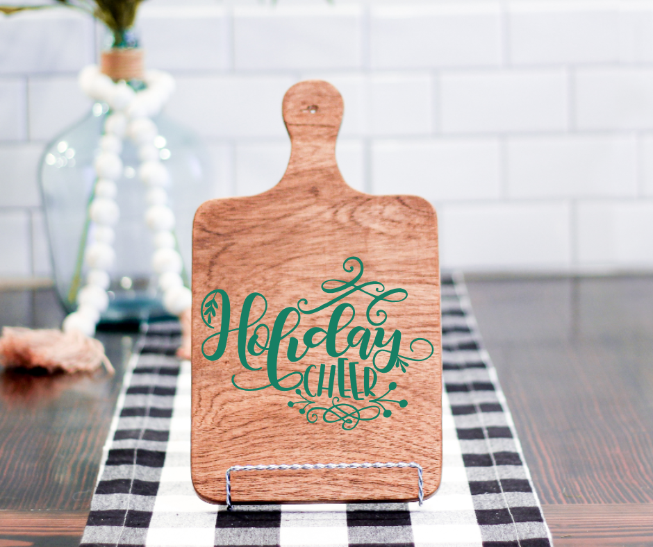 HOLIDAY DECORATIVE CUTTING BOARDS (14X9")