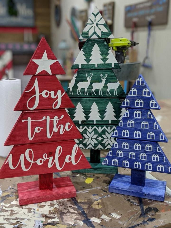 HOLIDAY PALLET TREE TRIO