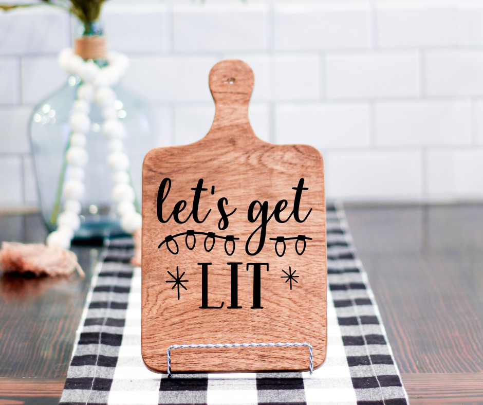 HOLIDAY DECORATIVE CUTTING BOARDS (14X9")