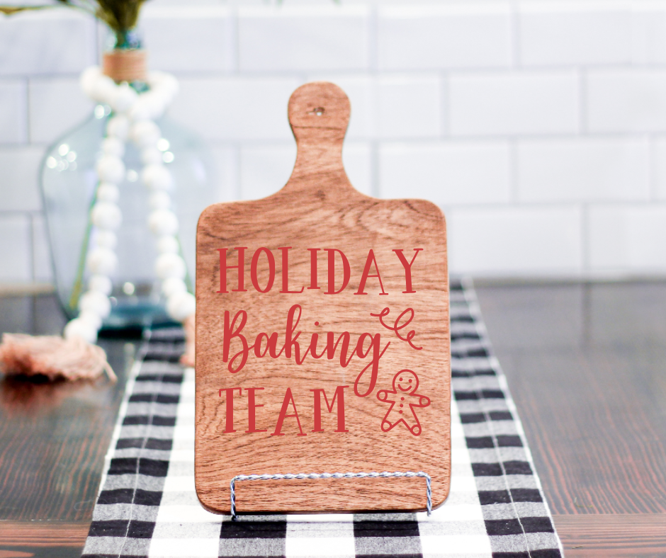 HOLIDAY DECORATIVE CUTTING BOARDS (14X9")