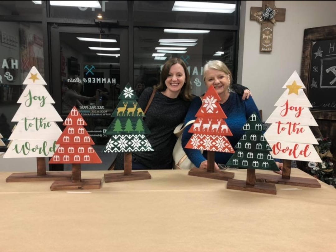 HOLIDAY PALLET TREE TRIO